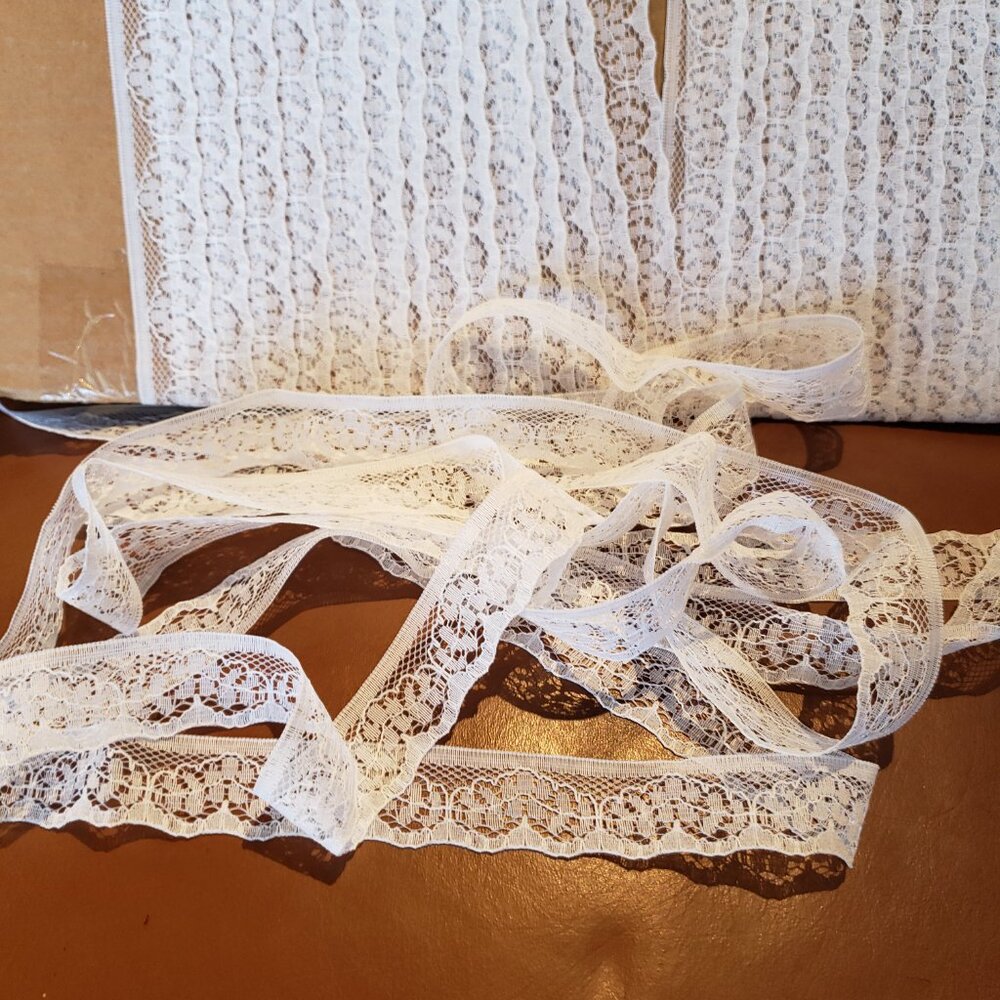 Vintage Lace Trim - Ivory 7/8" x 12 Yards